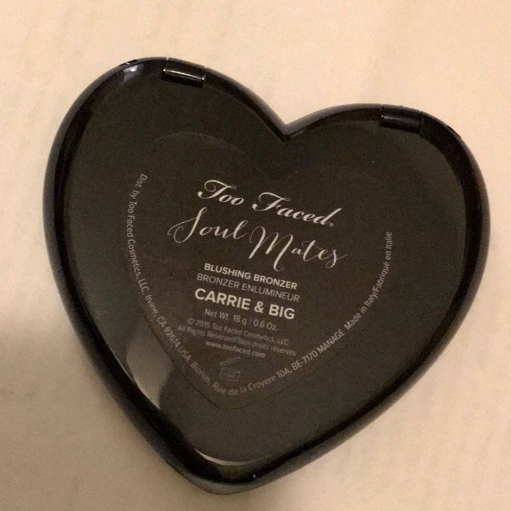 Too Faced Carrie & Big Collectable Blush Palette - Picture 5 of 7